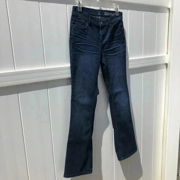 NYC Low Rise Bootcut Blue Jeans Sz 4P - Picture 1 of 8